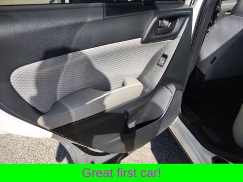 Used 2018 Subaru Forester 2.5i Premium w/ All-Weather Package AWD/4WD image 16
