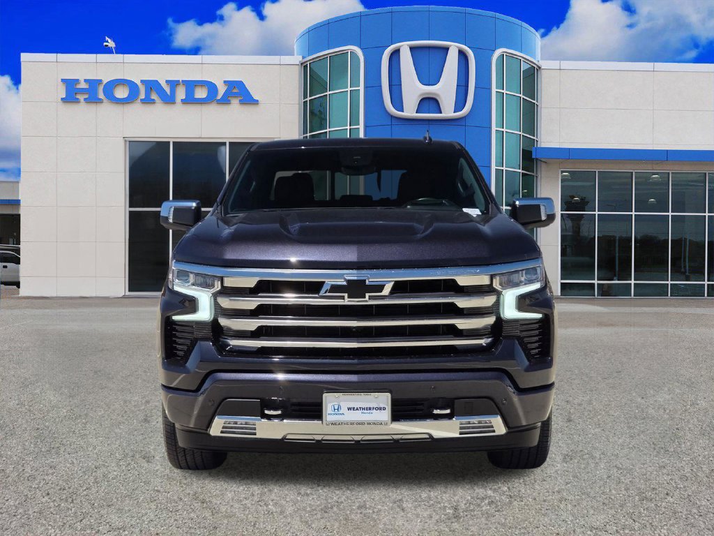 Used 2024 Chevrolet Silverado 1500 High Country w/ High Country Premium Package AWD/4WD image 8