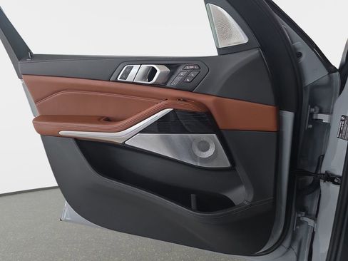 Used 2026 BMW X7 xDrive40i w/ Executive Package image 27