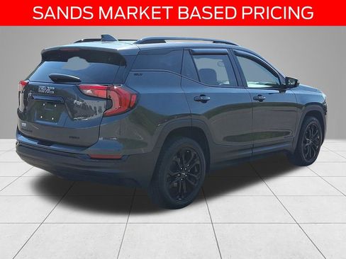 Used 2021 GMC Terrain SLT w/ Infotainment Package II AWD/4WD image 4