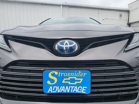 Used 2022 Toyota Camry XLE FWD image 14