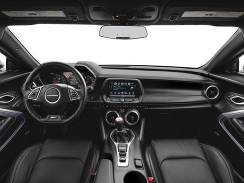 Used 2017 Chevrolet Camaro SS RWD image 5