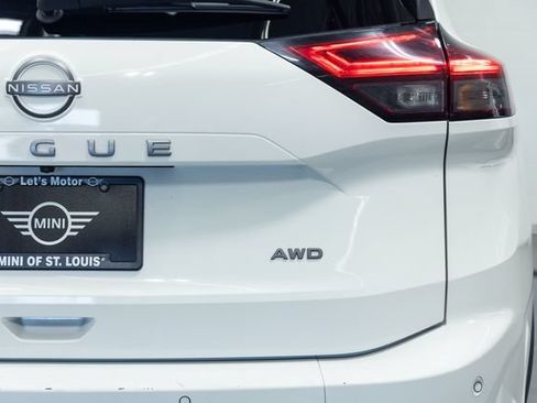 Used 2024 Nissan Rogue S AWD/4WD image 8