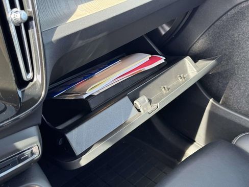 Certified 2023 Volvo XC40 B5 Plus w/ Driver Assist Package image 31