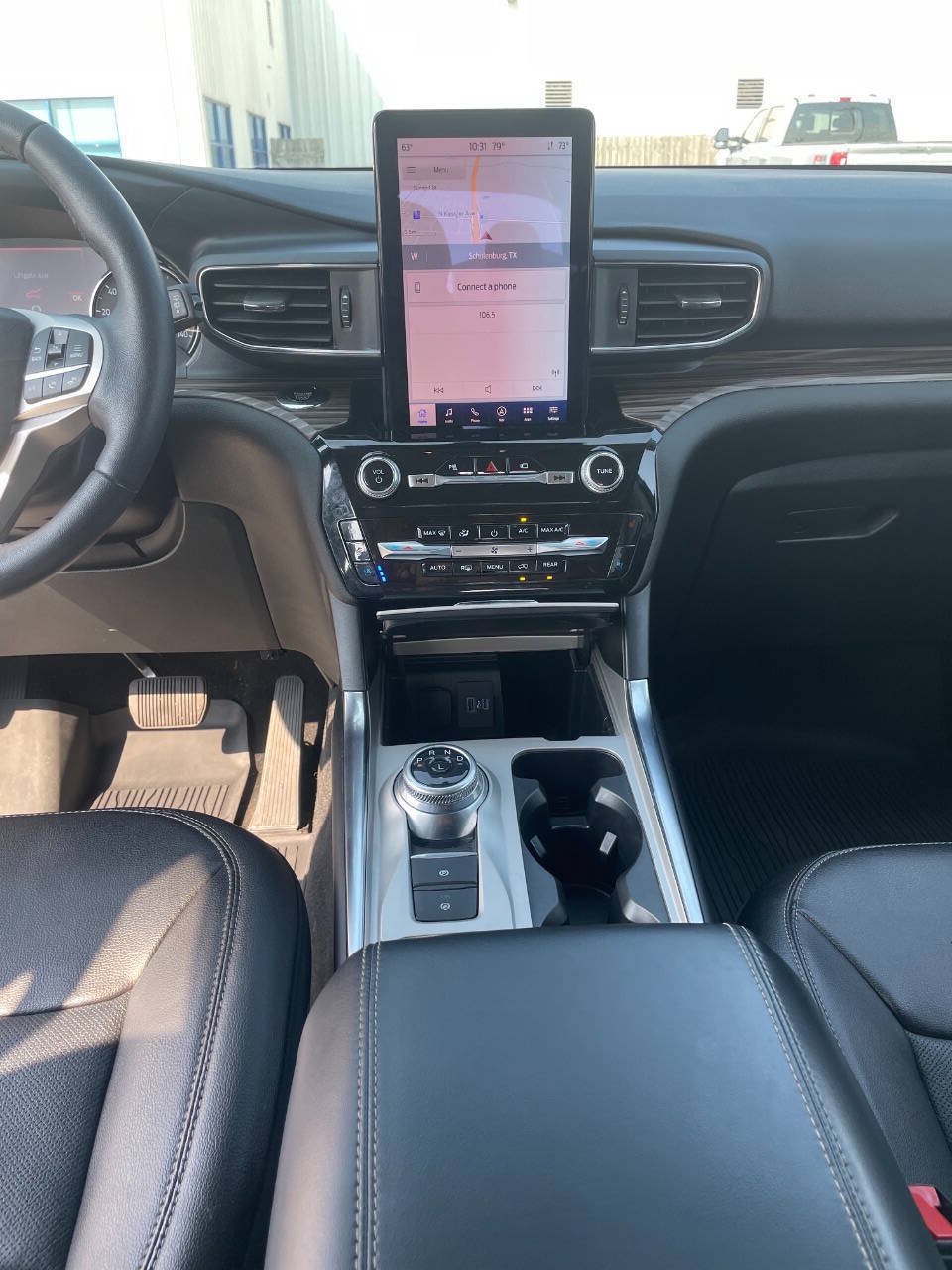 Used 2023 Ford Explorer Limited w/ Limited Technology Package RWD image 5