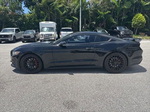 Used 2017 Ford Mustang GT Premium RWD image 4