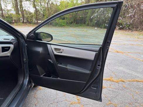 Used 2015 Toyota Corolla LE image 20