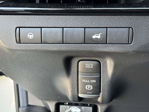 Certified 2025 Nissan Murano SV AWD/4WD image 17