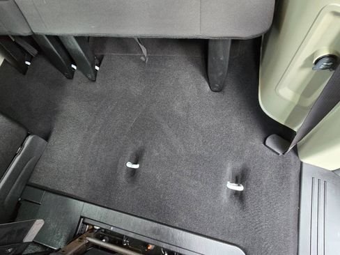 Used 2018 Dodge Grand Caravan SE w/ UConnect Hands-Free Group FWD image 23