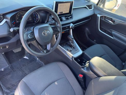 Certified 2025 Toyota RAV4 XLE image 19