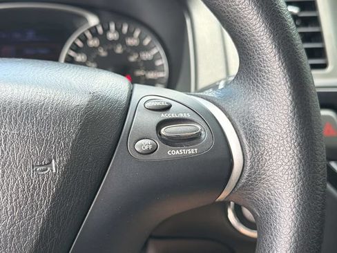 Used 2020 Nissan Pathfinder S AWD/4WD image 37