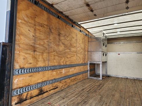 Used 2018 Chevrolet Express 4500 Extended w/ Driver Convenience Package image 35