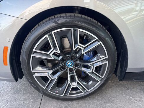 Used 2025 BMW i5 eDrive40i w/ M Sport Package RWD image 5