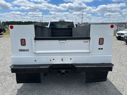 Used 2021 RAM 3500 Tradesman w/ Chrome Appearance Group RWD image 11