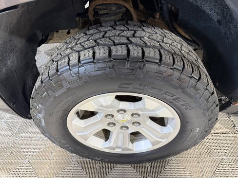 Used 2010 Chevrolet Suburban LT image 29