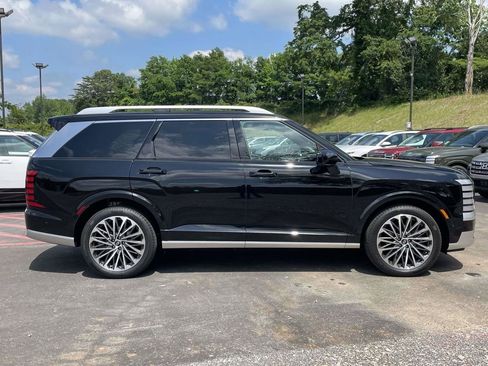 New 2026 Hyundai Palisade Calligraphy FWD image 2