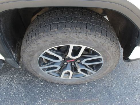 Used 2022 GMC Sierra 1500 AT4 w/ AT4 Premium Package AWD/4WD image 13