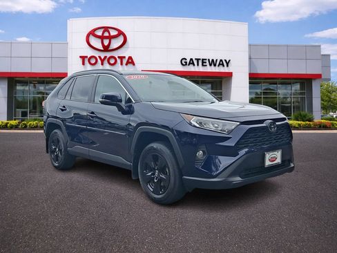 Used 2020 Toyota RAV4 XLE w/ Convenience Package AWD/4WD image 3