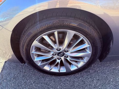 Used 2019 INFINITI Q50 Luxe w/ Essential Package (3.0T Luxe) image 16