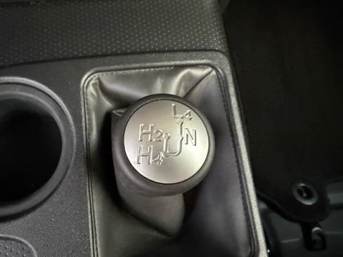 Used 2014 Toyota FJ Cruiser 4WD w/ Upgrade Package image 31