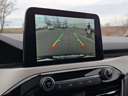 Used 2021 Ford Escape SEL w/ Technology Package image 4