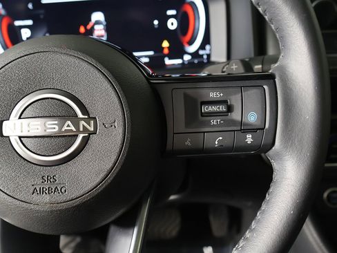 Used 2023 Nissan Rogue Platinum image 40