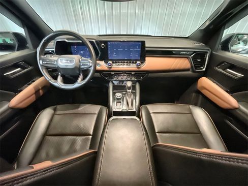 Used 2023 GMC Canyon AT4 w/ AT4 Premium Package image 19