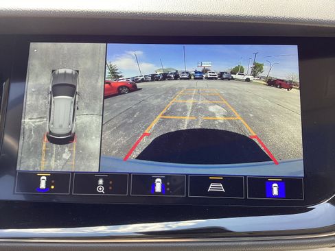 Used 2023 Buick Envision Avenir image 25