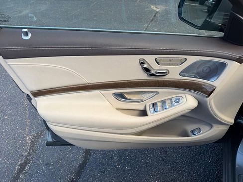 Used 2014 Mercedes-Benz S 550 Sedan image 11