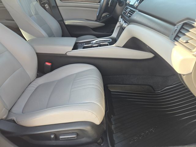 Used 2018 Honda Accord Touring image 15