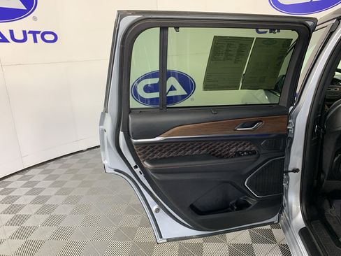 Used 2021 Jeep Grand Cherokee L Summit w/ Advanced Protech Group IV image 30