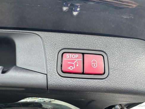 Used 2021 Mercedes-Benz GLB 250 4MATIC image 14