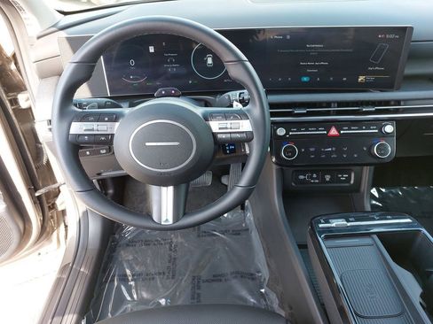 Certified 2025 Hyundai Tucson SEL AWD/4WD image 17