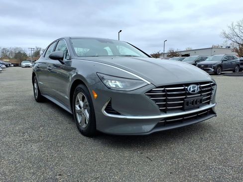 Used 2023 Hyundai Sonata SE w/ Cargo Package image 3