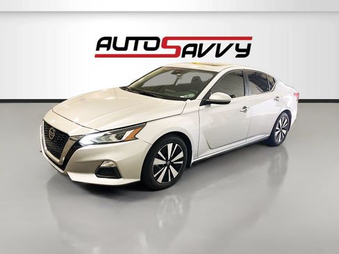Used 2021 Nissan Altima 2.5 SV w/ SV Premium Package FWD image 3