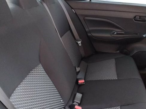 Used 2021 Nissan Versa S FWD image 9