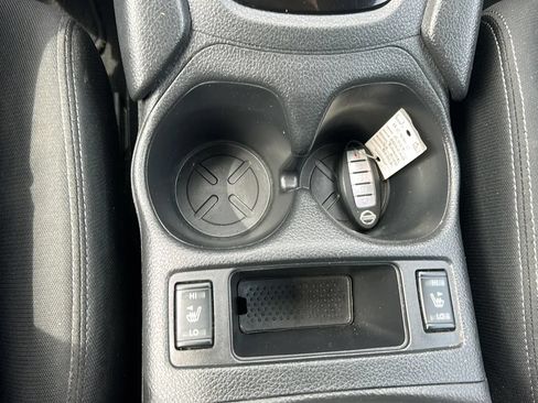 Used 2019 Nissan Rogue SV AWD/4WD image 26