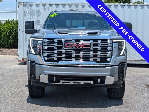 Used 2024 GMC Sierra 2500 Denali w/ Denali Reserve Package AWD/4WD image 8