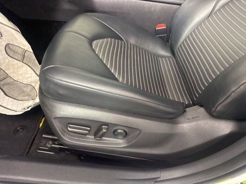 Used 2020 Toyota Camry SE image 26