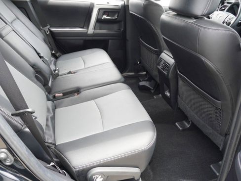 Used 2023 Toyota 4Runner SR5 Premium w/ Moonroof Package RWD image 32