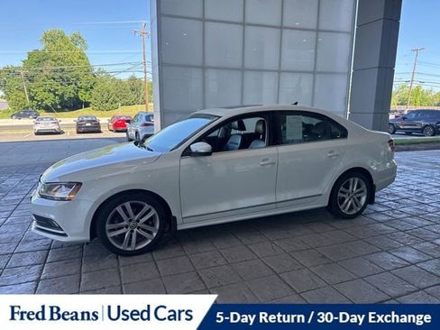 Used 2017 Volkswagen Jetta SEL FWD image 21