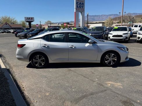Used 2021 Nissan Sentra SV image 4