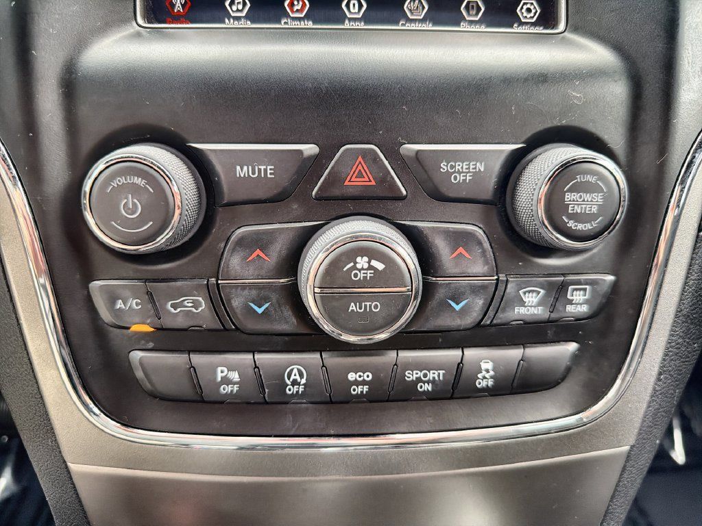 Used 2020 Jeep Grand Cherokee Laredo w/ Security & Convenience Group AWD/4WD image 16