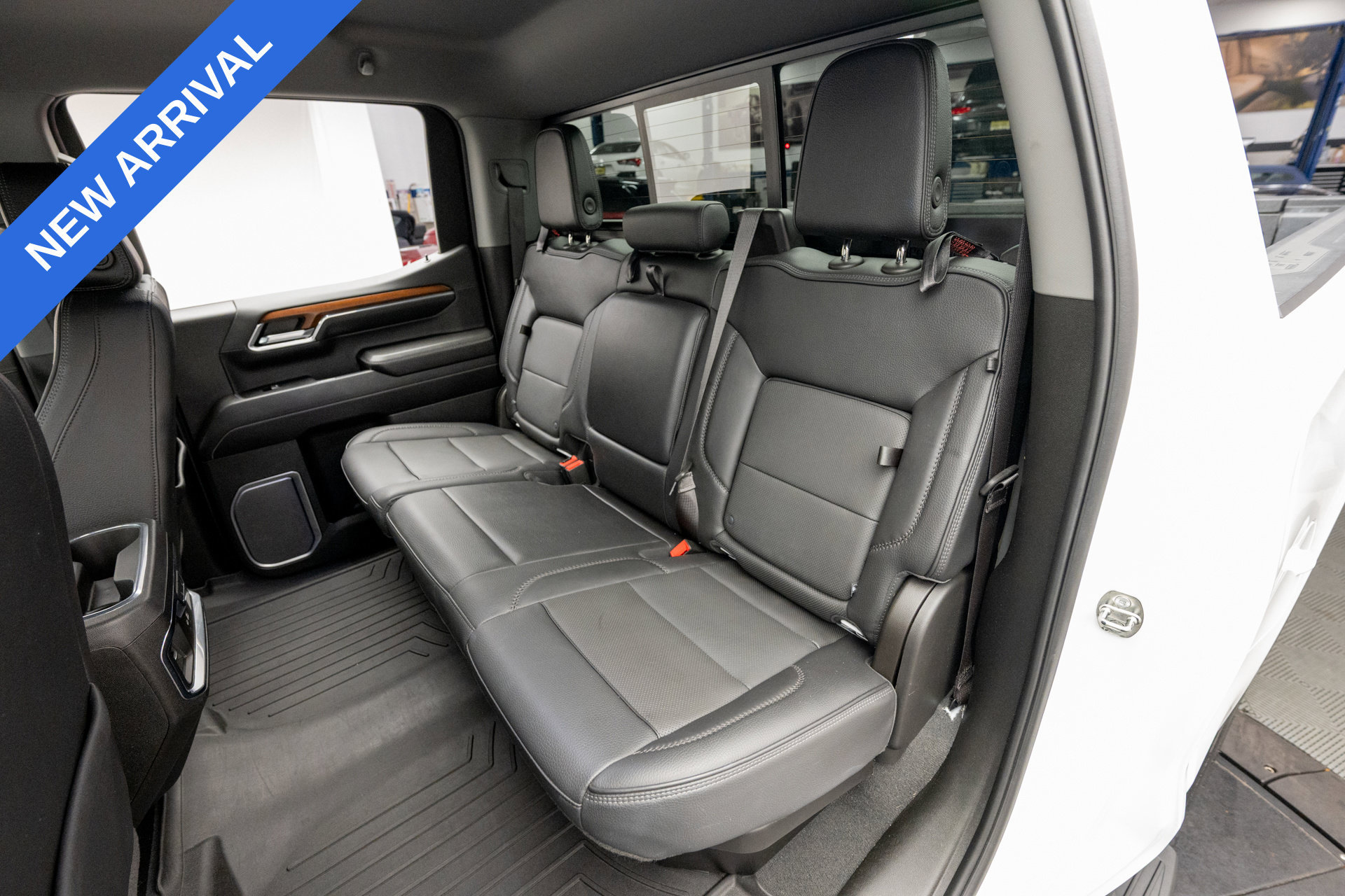 Used 2023 GMC Sierra 1500 Denali w/ Technology Package AWD/4WD image 15