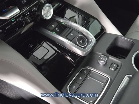 Used 2024 Acura MDX SH-AWD w/ Technology Package image 26