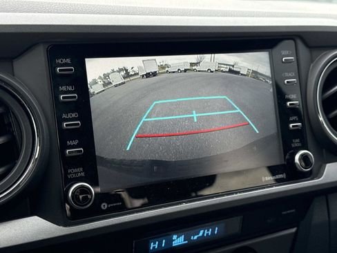 Used 2022 Toyota Tacoma TRD Off-Road image 4