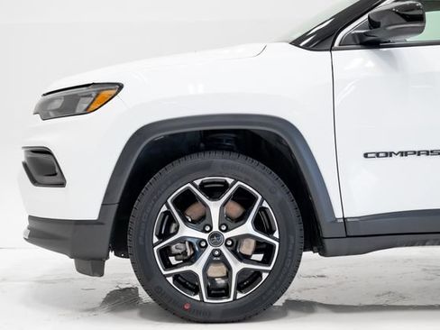 Certified 2025 Jeep Compass Limited AWD/4WD image 31