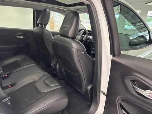 Used 2021 Jeep Cherokee Latitude Plus w/ Sun & Sound Group AWD/4WD image 29