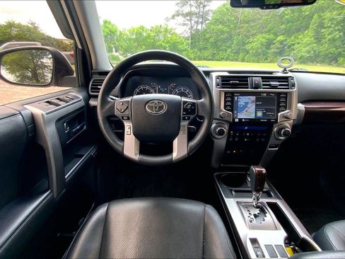 Used 2020 Toyota 4Runner Limited AWD/4WD image 6