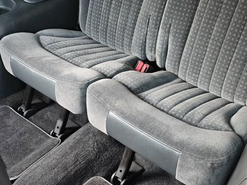 Used 2001 Chevrolet Blazer Xtreme w/ Preferred Equipment Group image 98